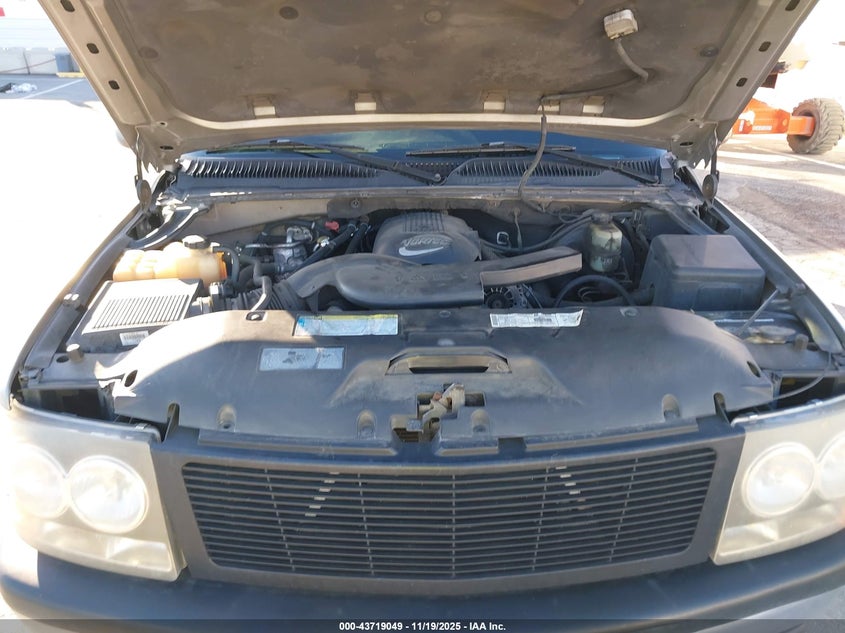 2001 Chevrolet Suburban 1500 Ls VIN: 1GNEC16T11J240293 Lot: 43719049