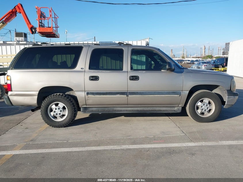 2001 Chevrolet Suburban 1500 Ls VIN: 1GNEC16T11J240293 Lot: 43719049