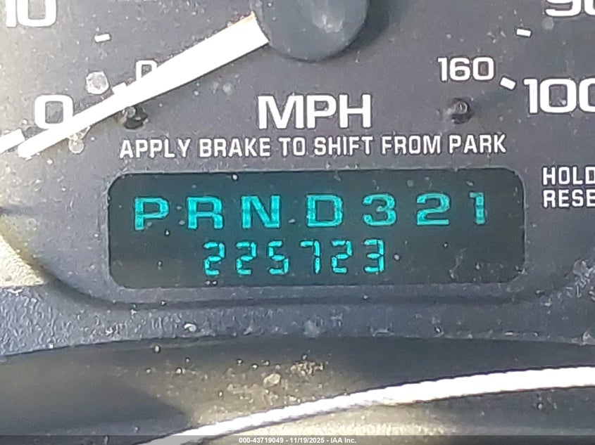 2001 Chevrolet Suburban 1500 Ls VIN: 1GNEC16T11J240293 Lot: 43719049