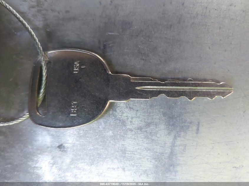 2001 Chevrolet Suburban 1500 Ls VIN: 1GNEC16T11J240293 Lot: 43719049