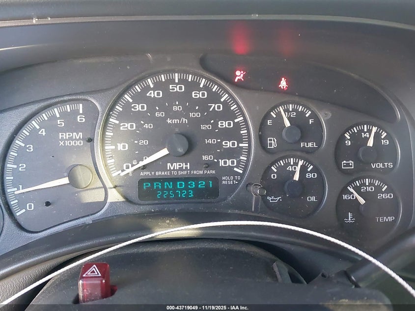 2001 Chevrolet Suburban 1500 Ls VIN: 1GNEC16T11J240293 Lot: 43719049