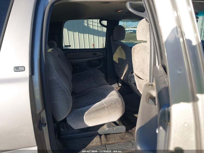 2001 Chevrolet Suburban 1500 Ls VIN: 1GNEC16T11J240293 Lot: 43719049