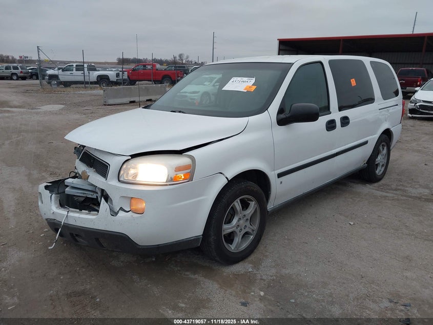 1GNDV23138D100432 2008 CHEVROLET UPLANDER photo no. 2