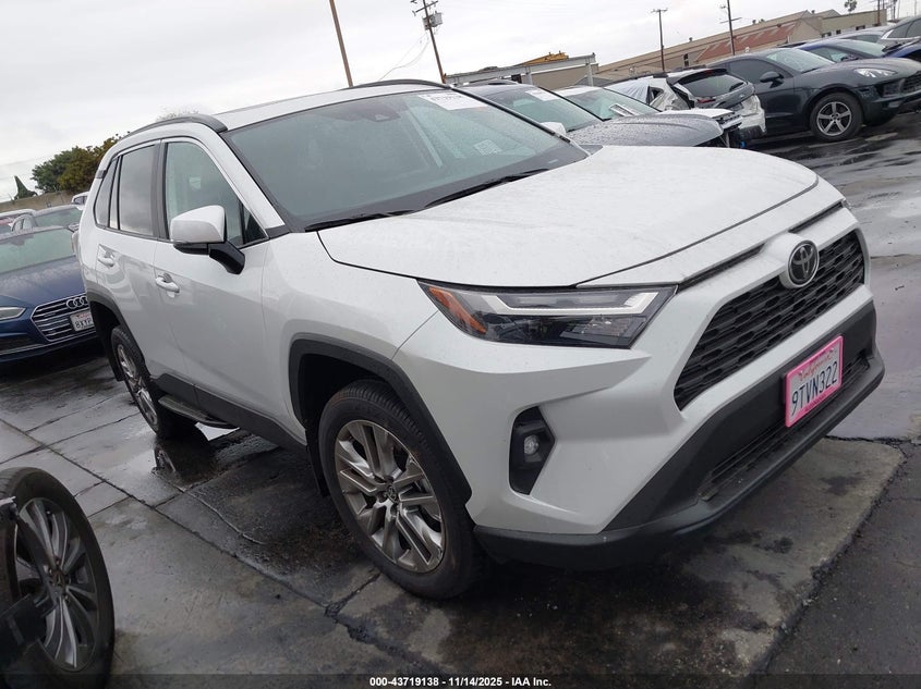 TOYOTA RAV4 XLE PREMIUM
