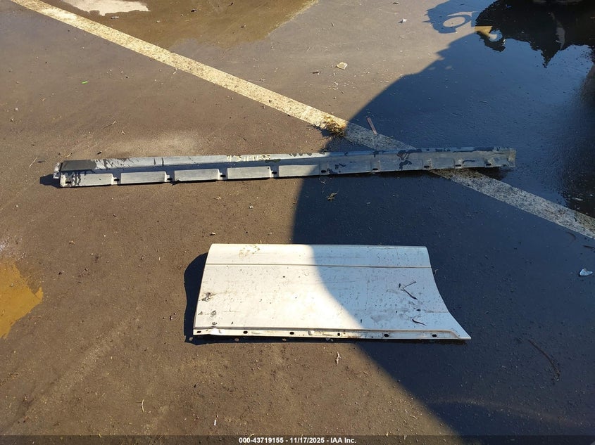 2006 Lincoln Town Car Signature VIN: 1LNHM81V66Y623547 Lot: 43719155