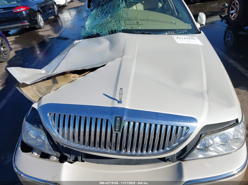 2006 Lincoln Town Car Signature VIN: 1LNHM81V66Y623547 Lot: 43719155