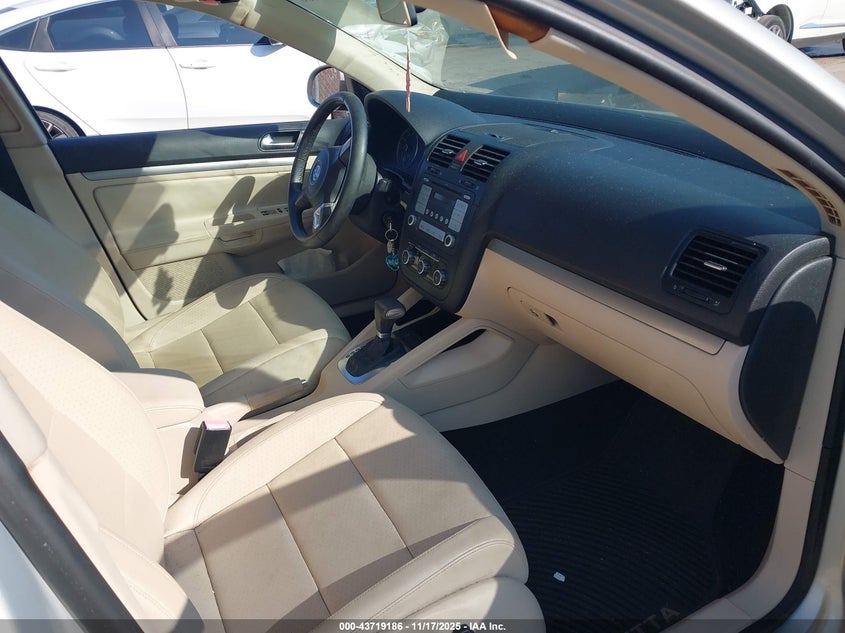 3VWRZ7AJ1AM158646 2010 VOLKSWAGEN JETTA photo no. 5