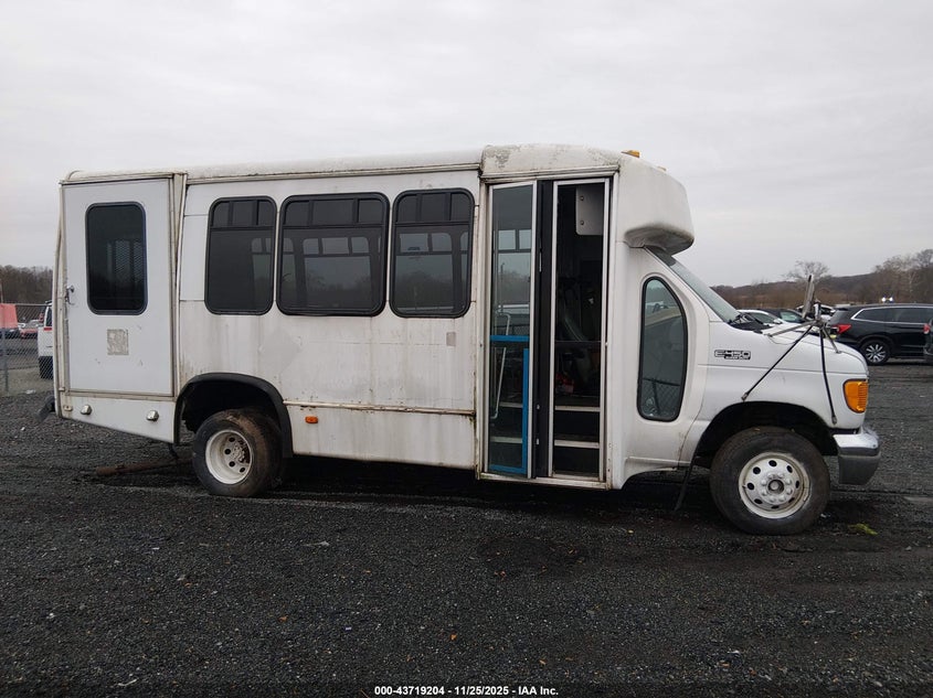 2005 Ford E-450 Cutaway Standard VIN: 1FDXE45S85HA32507 Lot: 43719204