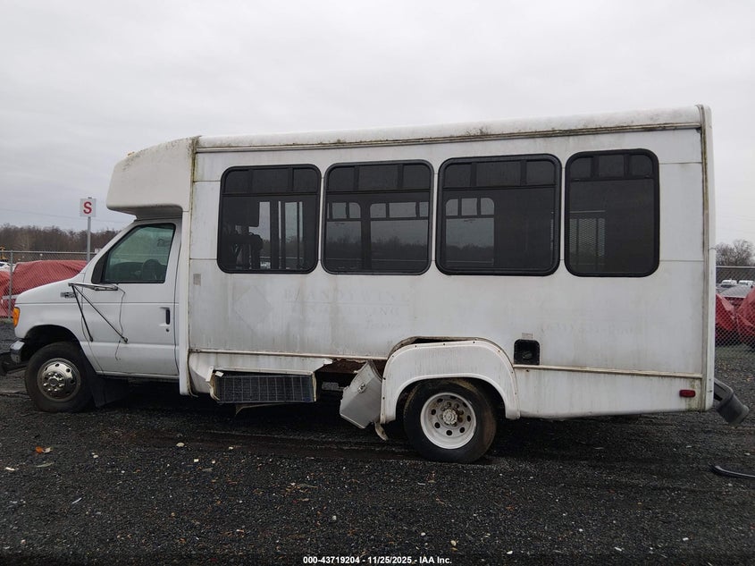 2005 Ford E-450 Cutaway Standard VIN: 1FDXE45S85HA32507 Lot: 43719204