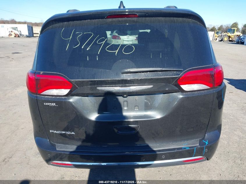 2017 Chrysler Pacifica Touring-L VIN: 2C4RC1BG2HR810004 Lot: 43719210