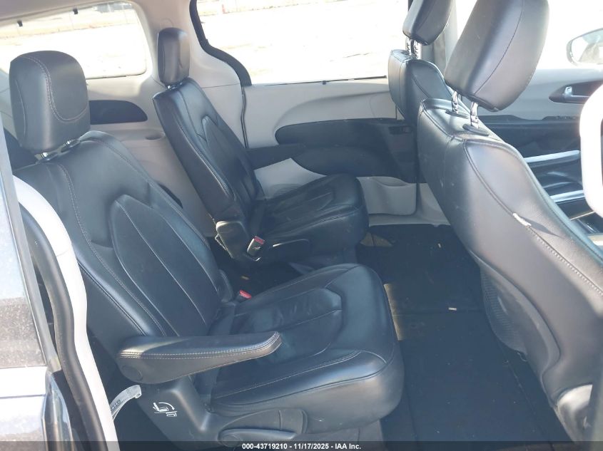 2017 Chrysler Pacifica Touring-L VIN: 2C4RC1BG2HR810004 Lot: 43719210