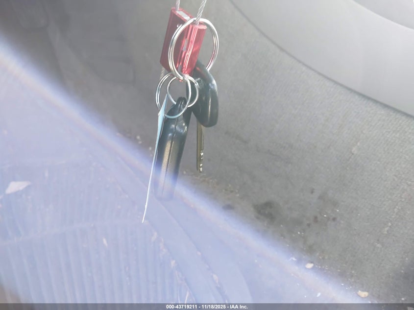 2003 Toyota Camry Le VIN: 4T1BE32K33U247810 Lot: 43719211