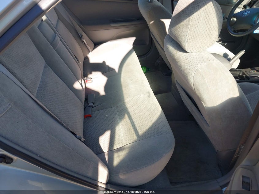 2003 Toyota Camry Le VIN: 4T1BE32K33U247810 Lot: 43719211