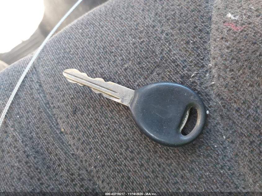 2002 Dodge Dakota Sport VIN: 1B7HL38N72S702058 Lot: 43719217