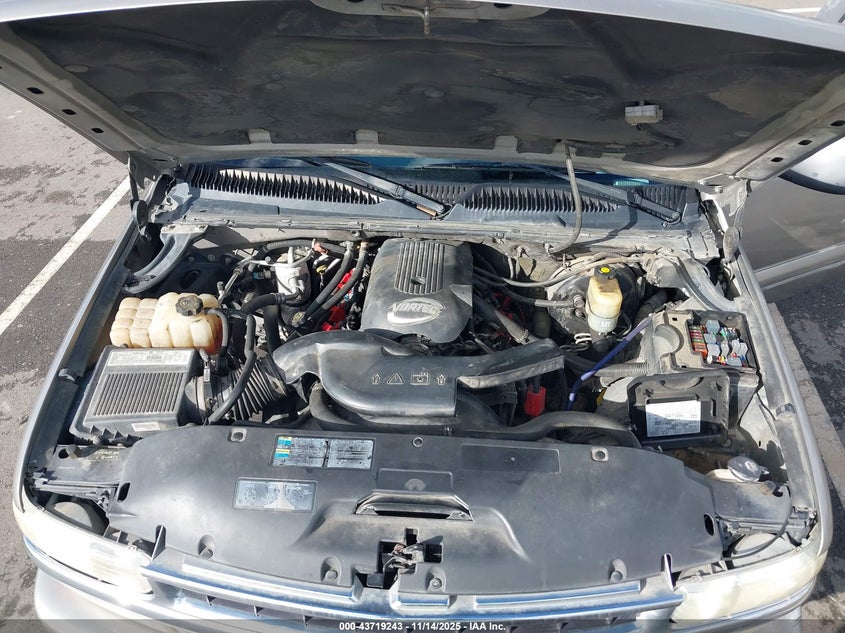 2002 Chevrolet Suburban 1500 Lt VIN: 1GNEC16T72J208353 Lot: 43719243