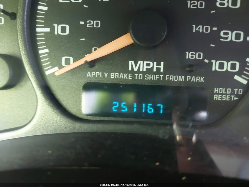 2002 Chevrolet Suburban 1500 Lt VIN: 1GNEC16T72J208353 Lot: 43719243