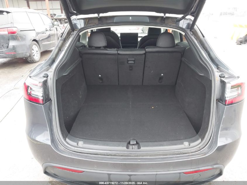 2022 Tesla Model Y Long Range Dual Motor All-Wheel Drive VIN: 7SAYGDEE8NA019026 Lot: 43719272