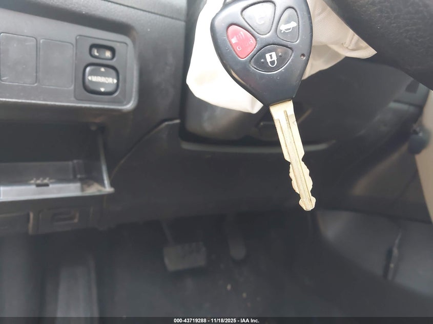 2T1BU4EE4BC736408 2011 TOYOTA COROLLA photo no. 11