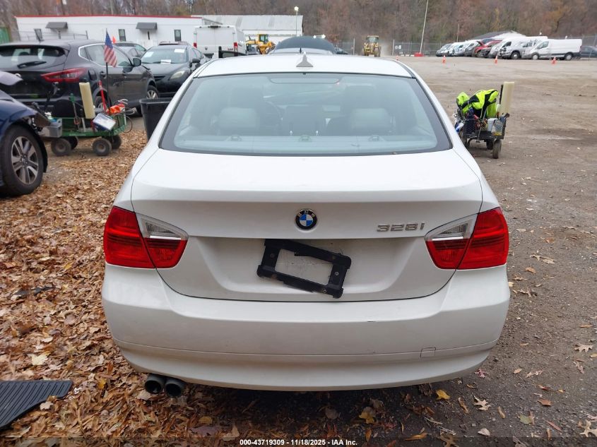 2008 BMW 328I VIN: WBAVA33538KX86580 Lot: 43719309