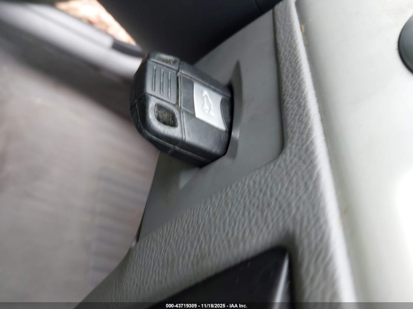 2008 BMW 328I VIN: WBAVA33538KX86580 Lot: 43719309