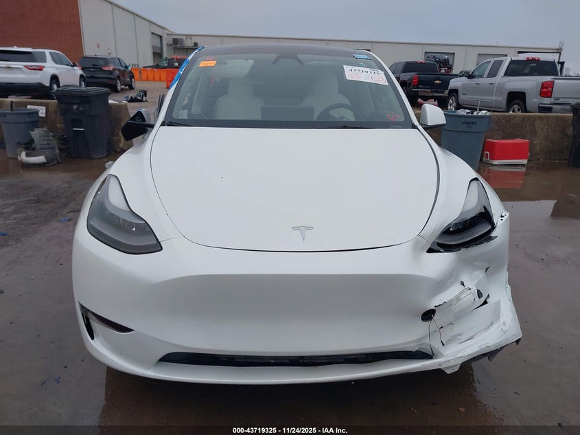 2024 Tesla Model Y Performance Dual Motor All-Wheel Drive VIN: 7SAYGDEF1RF052810 Lot: 43719325