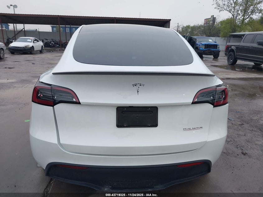 2024 Tesla Model Y Performance Dual Motor All-Wheel Drive VIN: 7SAYGDEF1RF052810 Lot: 43719325