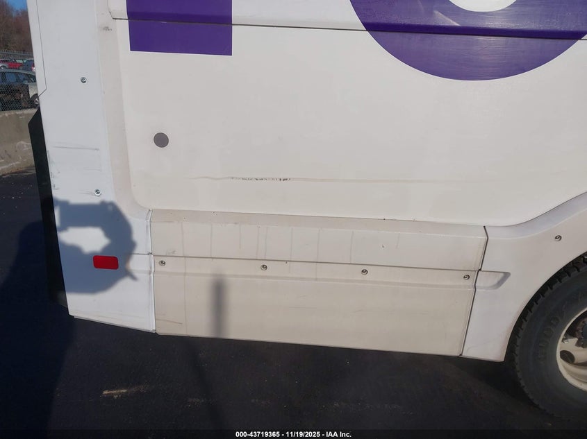 2013 Isuzu Commercial Van VIN: JALB4T177D7W00424 Lot: 43719365