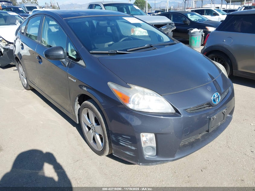 TOYOTA PRIUS IV