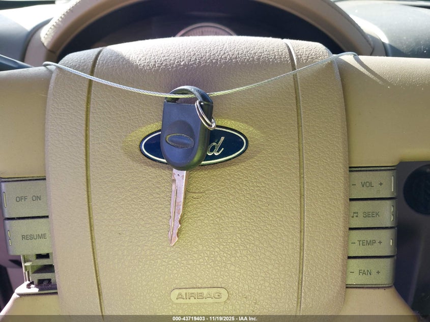 2005 Ford F-150 Fx4/Lariat/Xl/Xlt VIN: 1FTPX14535FA66570 Lot: 43719403