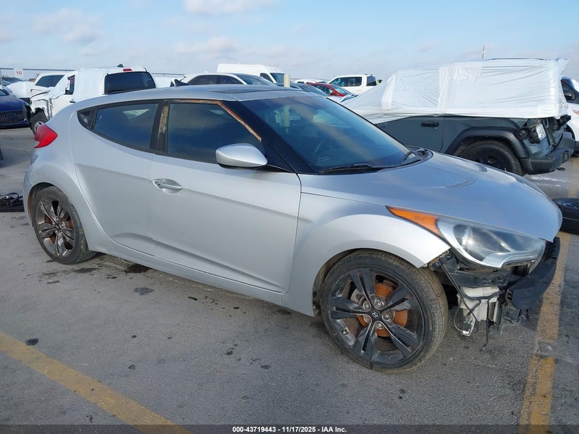 HYUNDAI VELOSTER BASE W/BLACK