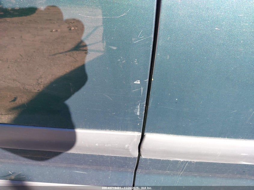 2004 Honda Cr-V Ex VIN: JHLRD788X4C011299 Lot: 43719481