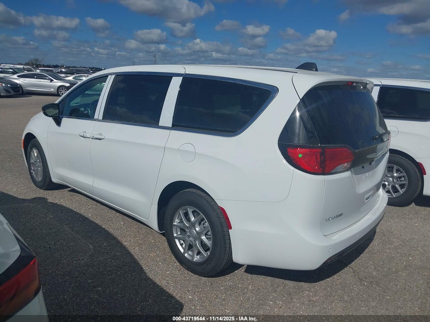 2C4RC1CG5TR189820 2026 CHRYSLER VOYAGER photo no. 3