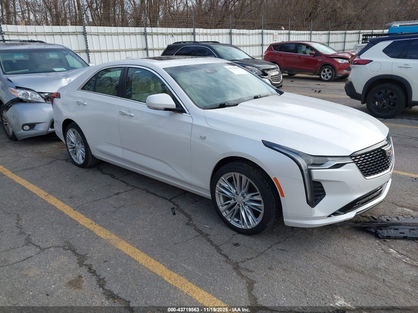 CADILLAC CT4 PREMIUM LUXURY