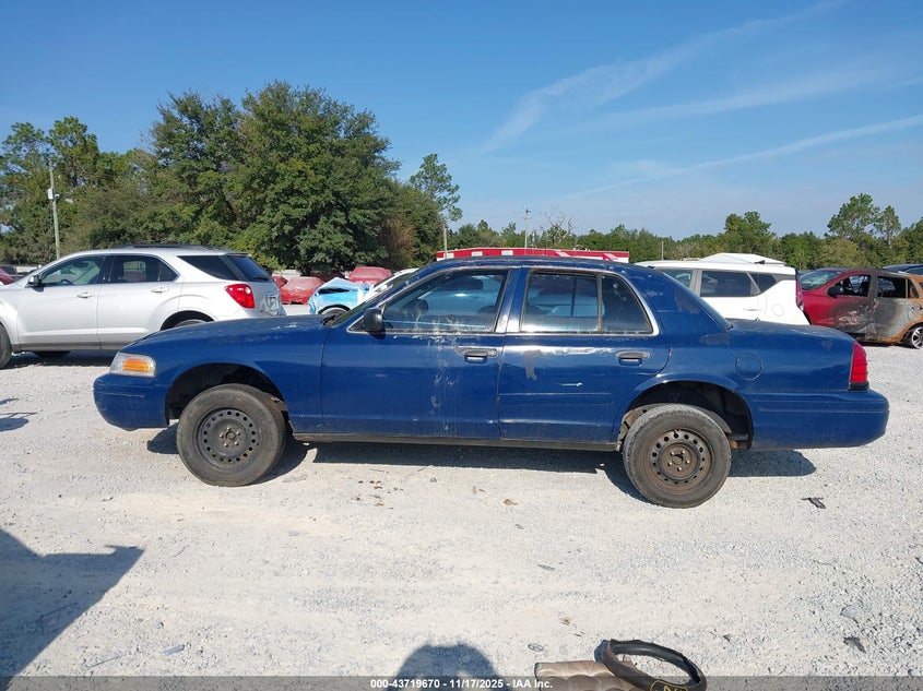 2002 Ford Crown Victoria Natural Gas Vehicle/Police/Police Street Appearance VIN: 2FAFP71W72X157701 Lot: 43719670