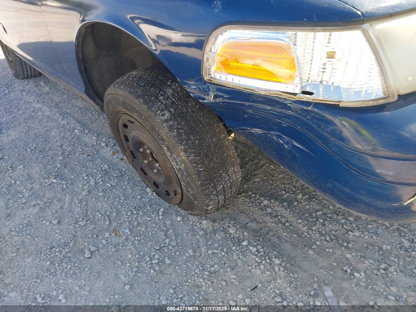 2002 Ford Crown Victoria Natural Gas Vehicle/Police/Police Street Appearance VIN: 2FAFP71W72X157701 Lot: 43719670