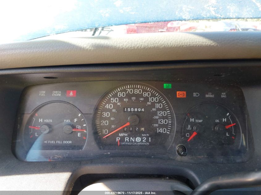 2002 Ford Crown Victoria Natural Gas Vehicle/Police/Police Street Appearance VIN: 2FAFP71W72X157701 Lot: 43719670