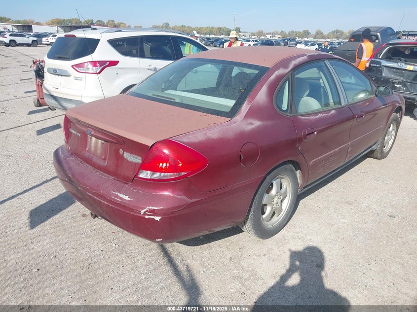 2005 FORD TAURUS auction photo 4