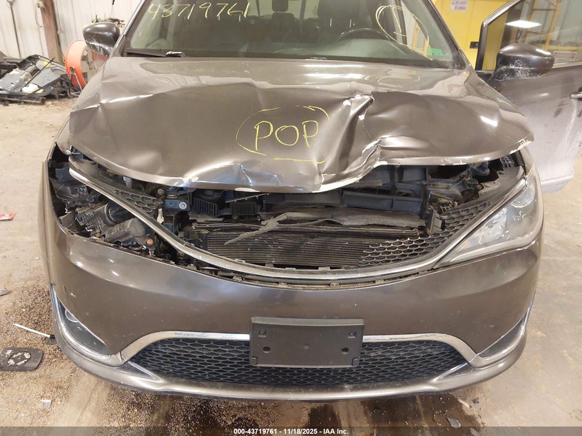 2017 Chrysler Pacifica Touring-L Plus VIN: 2C4RC1EG0HR738960 Lot: 43719761