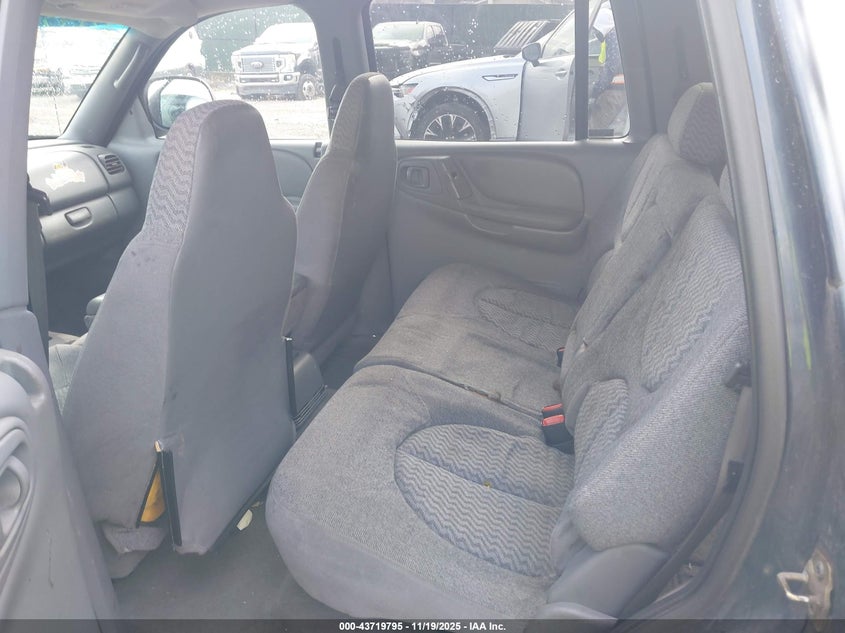 1B4HS28N4YF220076 2000 DODGE DURANGO photo no. 8
