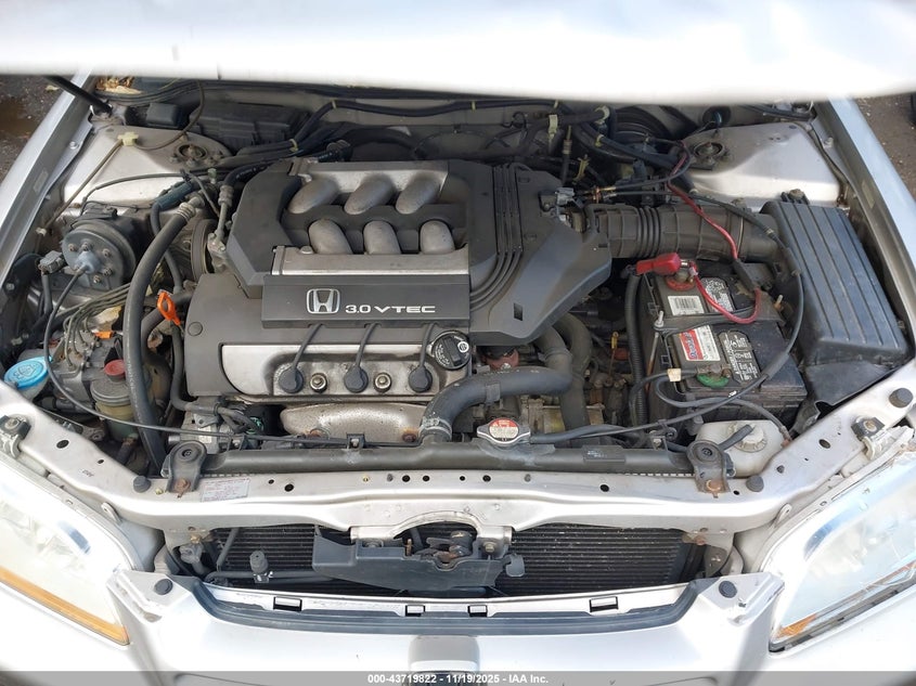 1HGCG165XXA010512 1999 HONDA ACCORD photo no. 10