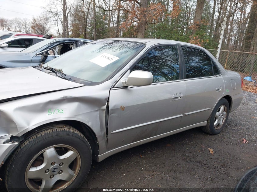 1HGCG165XXA010512 1999 HONDA ACCORD photo no. 14