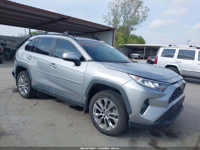 TOYOTA RAV4 XLE PREMIUM