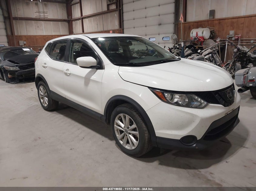 NISSAN ROGUE SPORT S