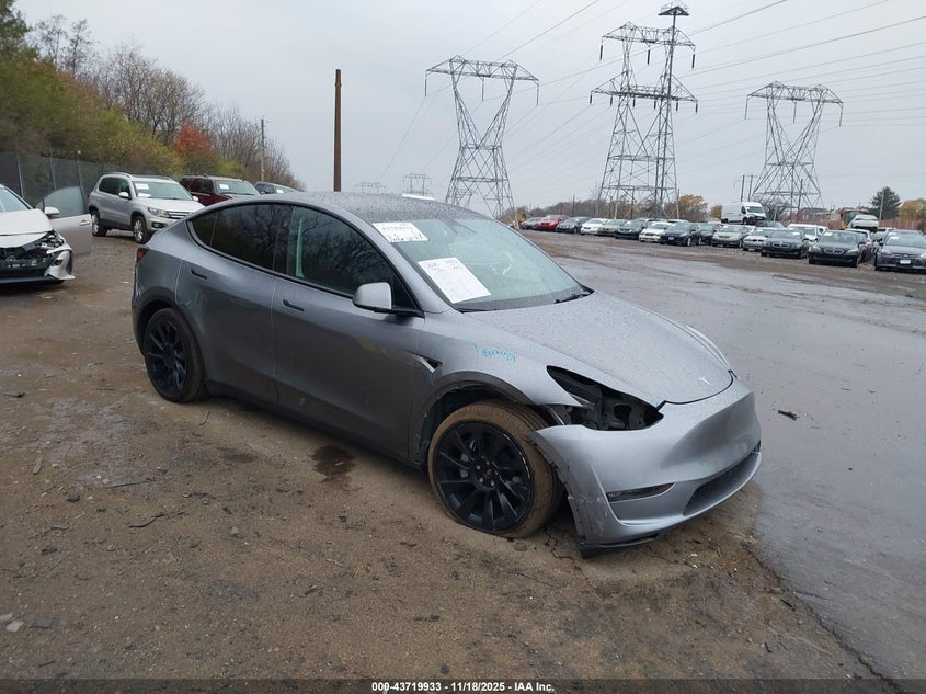 TESLA MODEL Y LONG RANGE DUAL MOTOR ALL-WHEEL DRIVE