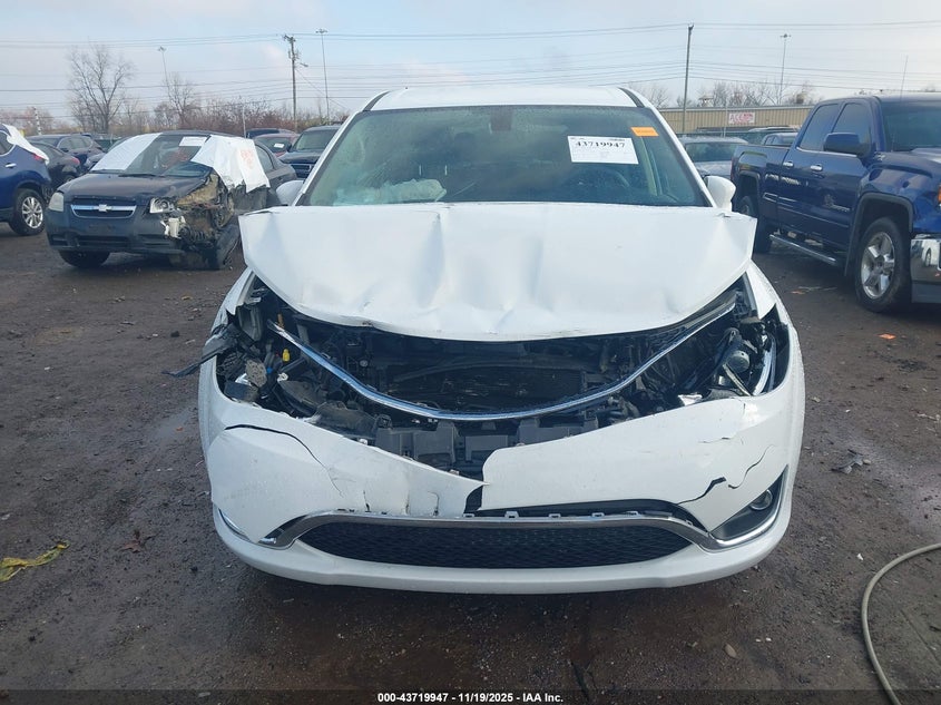 2018 Chrysler Pacifica Touring Plus VIN: 2C4RC1FG6JR165518 Lot: 43719947