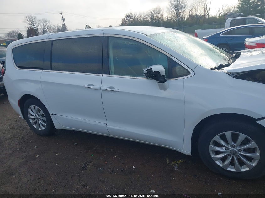 2018 Chrysler Pacifica Touring Plus VIN: 2C4RC1FG6JR165518 Lot: 43719947