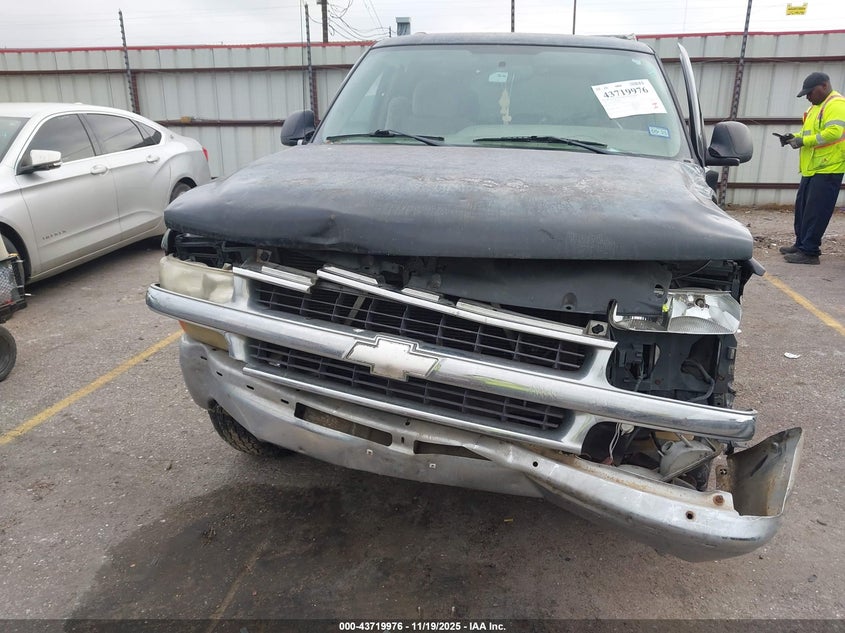 2004 Chevrolet Tahoe Ls VIN: 1GNEC13V14R180995 Lot: 43719976
