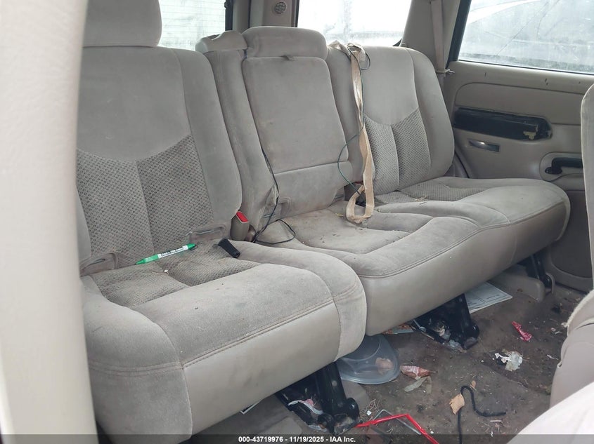 2004 Chevrolet Tahoe Ls VIN: 1GNEC13V14R180995 Lot: 43719976