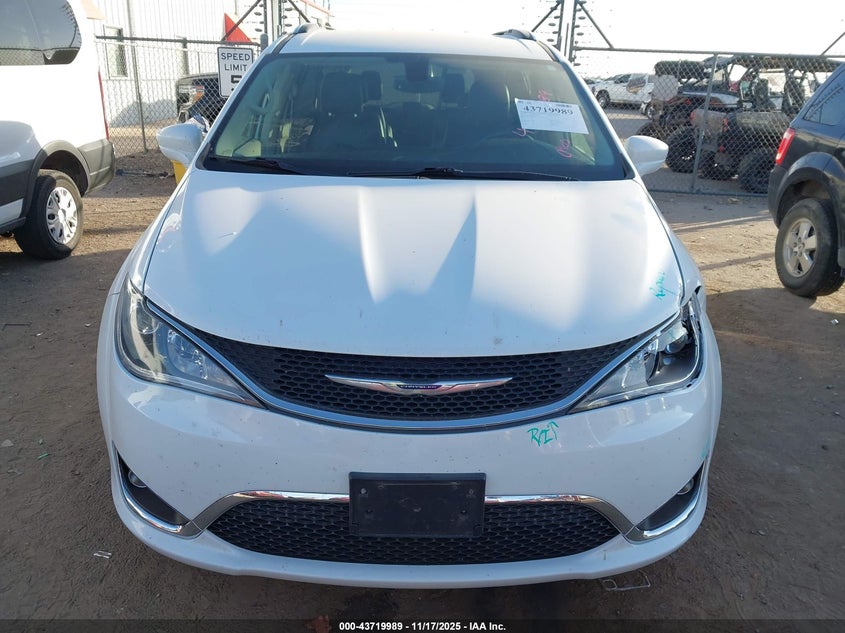 2019 Chrysler Pacifica Touring L VIN: 2C4RC1BG0KR575352 Lot: 43719989