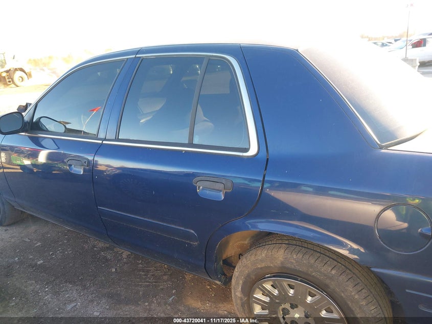 2005 Ford Crown Victoria Police VIN: 2FAFP71W55X136561 Lot: 43720041